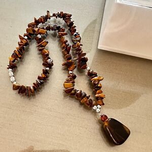 Vintage Tiger’s Eye Necklace – Gemstone Chips & Polished Pendant
